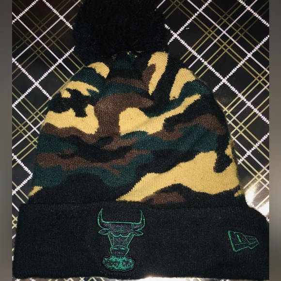 Chicago Bulls Beanie Army - Picture 2 of 3